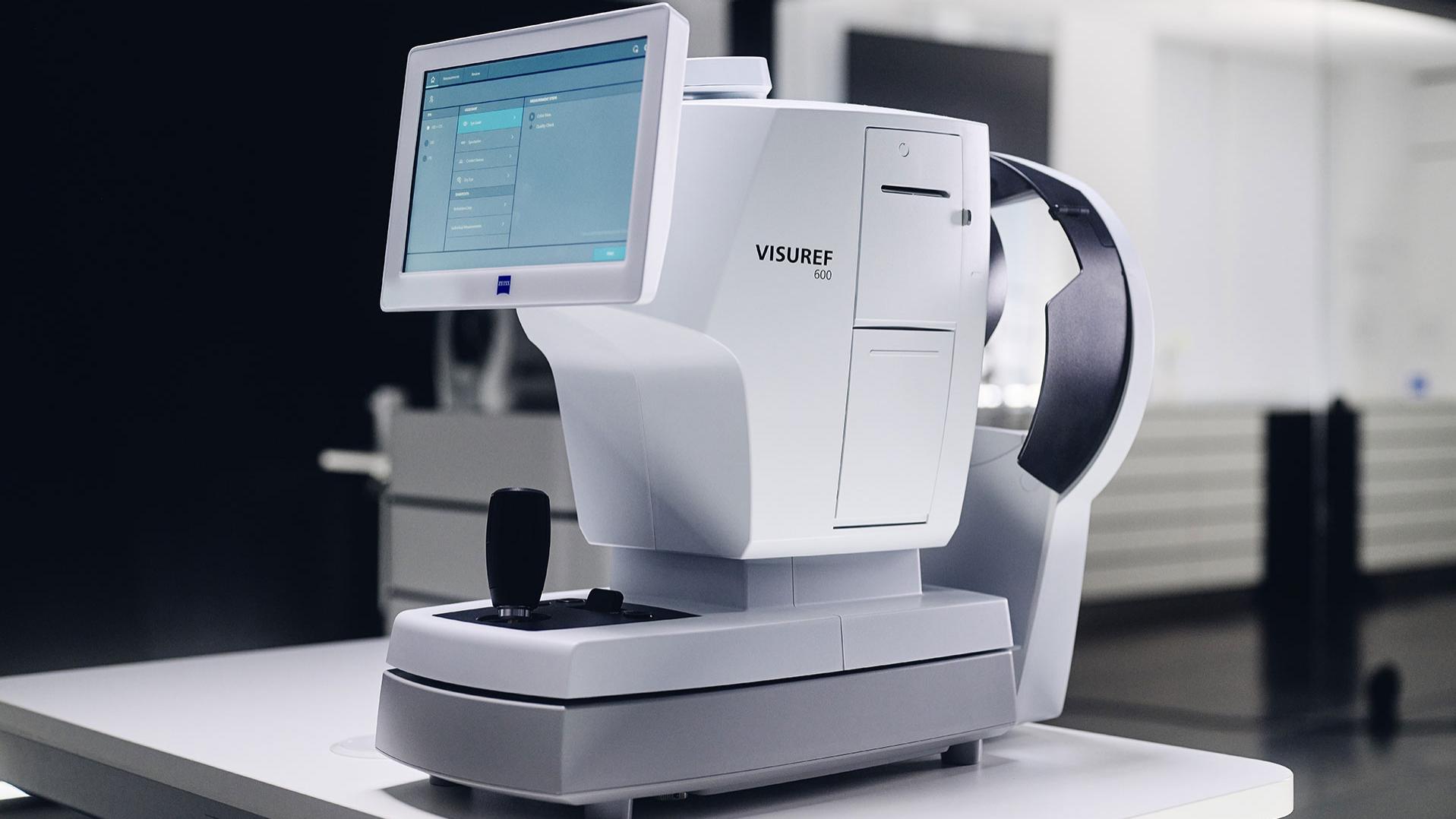 Obrázek přístroje ZEISS VISUREF 600 ze strany.