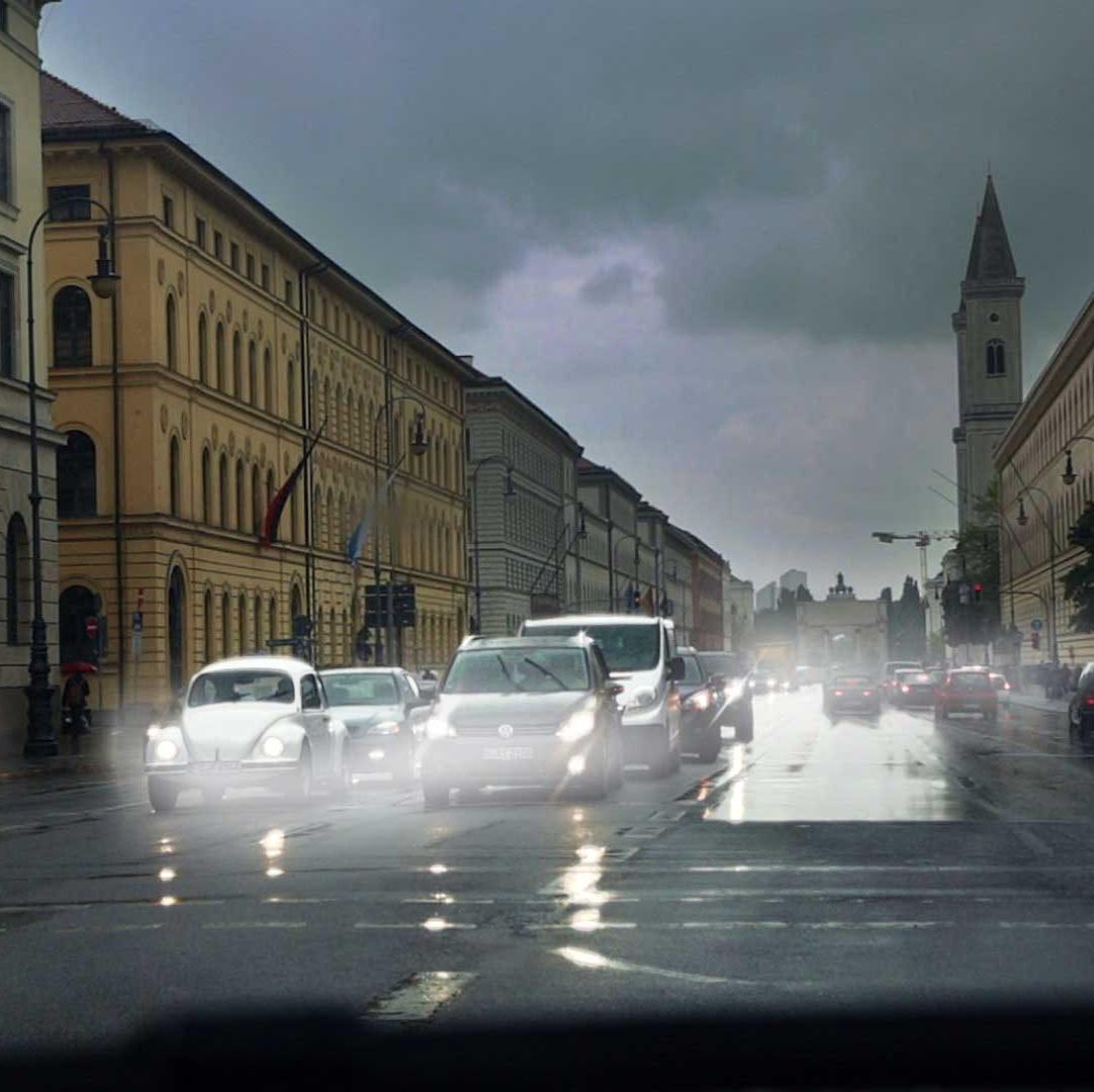 Spatná viditelnost za špatného světla, např. v dešti, za soumraku nebo v noci 