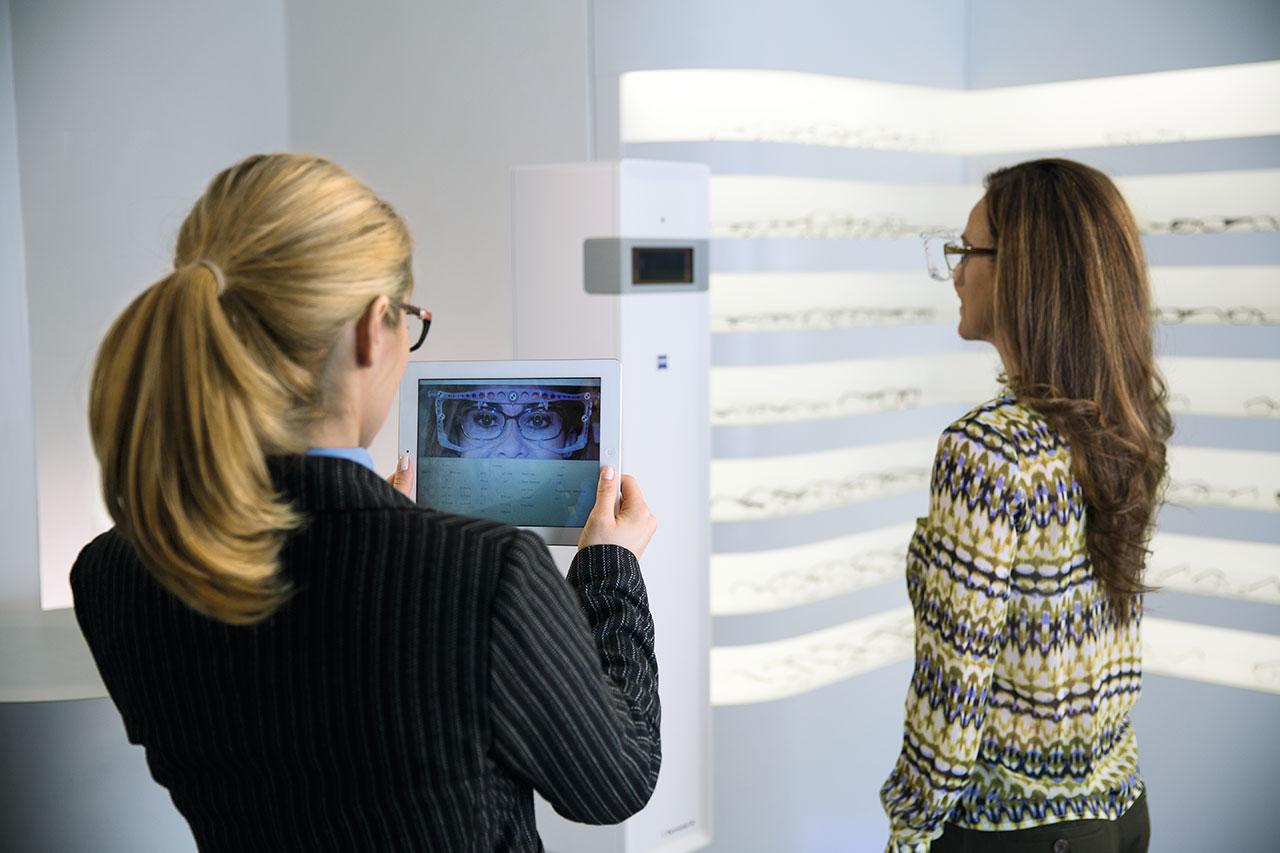 Oční optika dnes: Jak se poradenství v oční optice změnilo za posledních 10 let