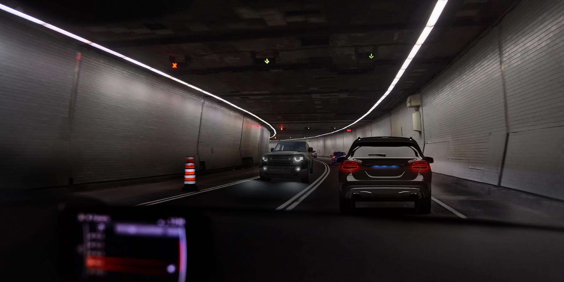 Dva snímky z pohledu řidiče v tunelu s protijedoucími auty. Na jednom je vidět oslnění z protijedoucího auta a světel tunelu a na druhém jasně omezené oslnění.