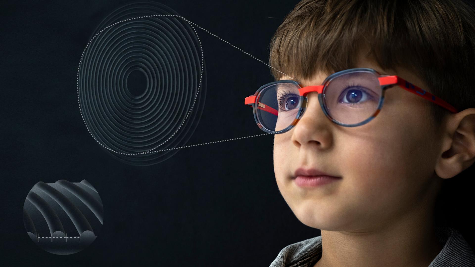 Ilustrace pohledu z blízka na design brýlových čoček ZEISS MyoCare pro zpomalení progrese krátkozrakosti u dětí.